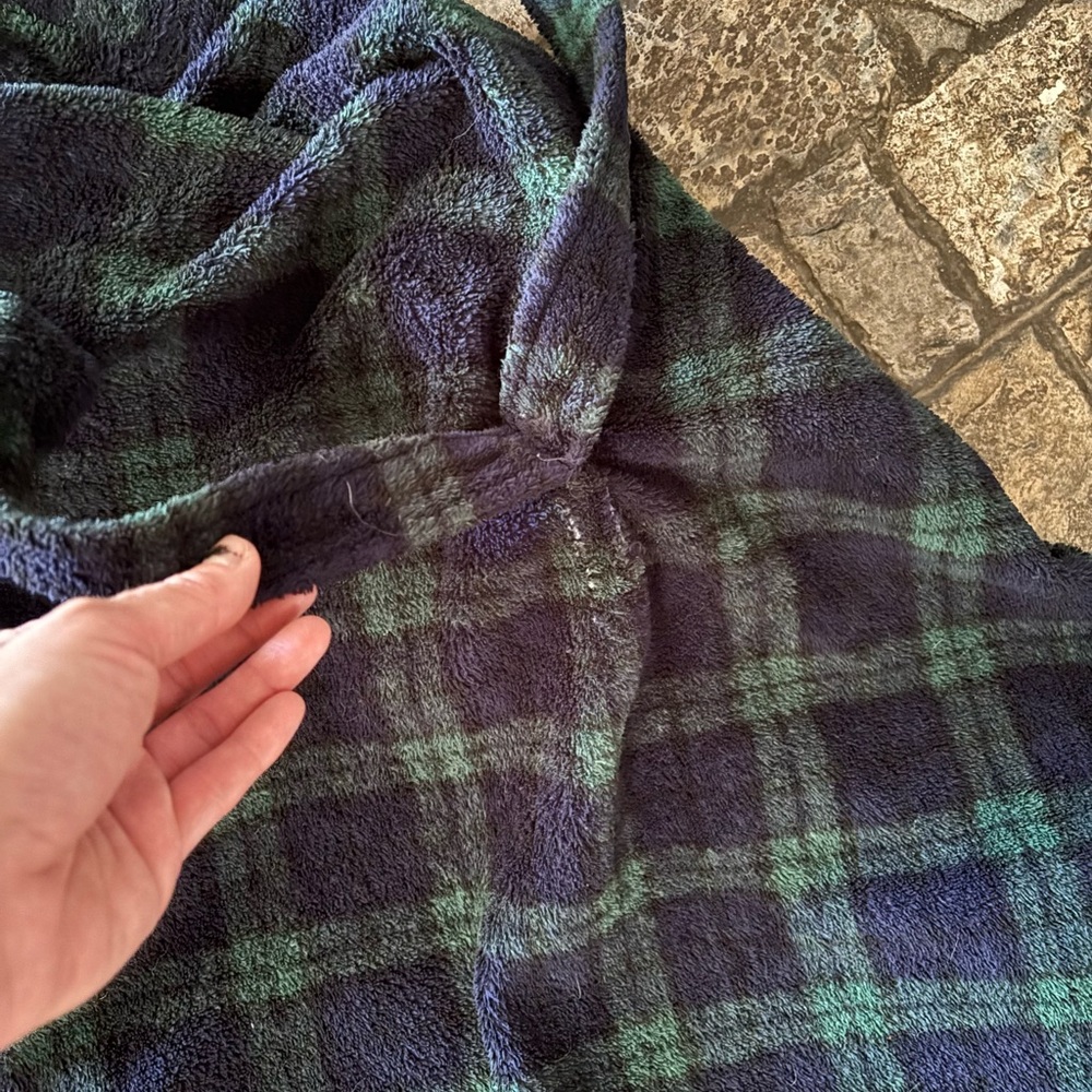 Cherokee Plaid Robe - Picture 4 of 6